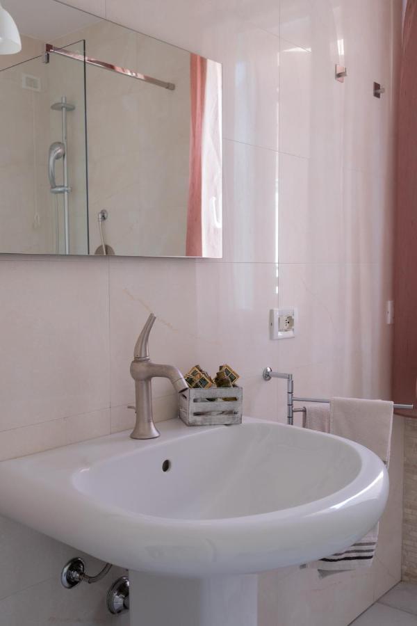 Intra Rooms Olbia Buitenkant foto