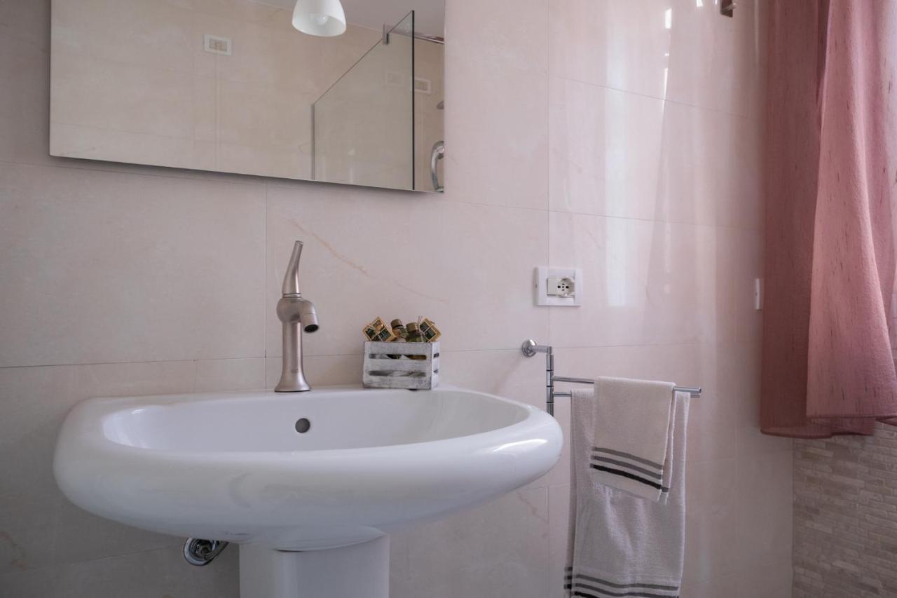 Intra Rooms Olbia Buitenkant foto